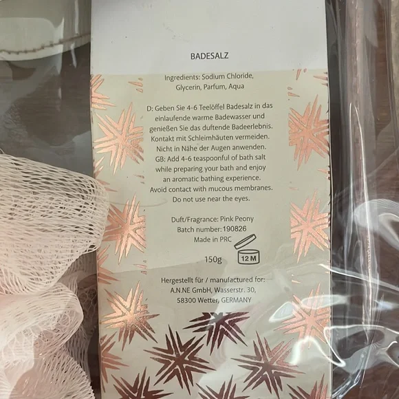 Wondernice Women's Gold and Rose Bath Gift Set NWT - Picture 7 of 7